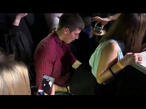 ❤️ Pravi seks v ruskem nočnem klubu. 18-letno rusko dekle v anusu in vagini zajebano v nočnem klubu ☑ Sex video na porno sl.sex-porntube.ru ☑